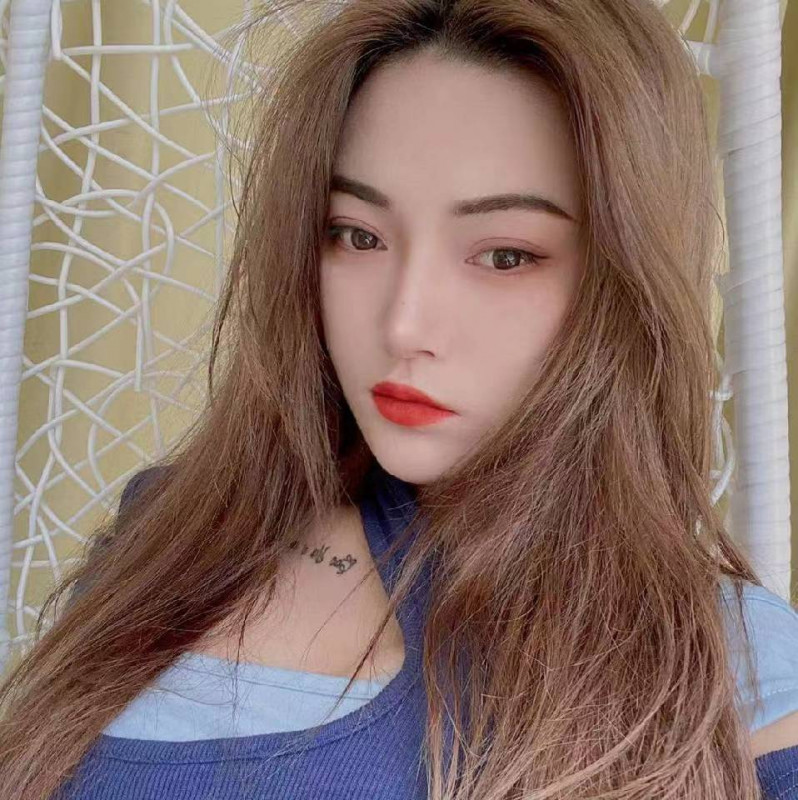 闵行刚出道不久的妍研